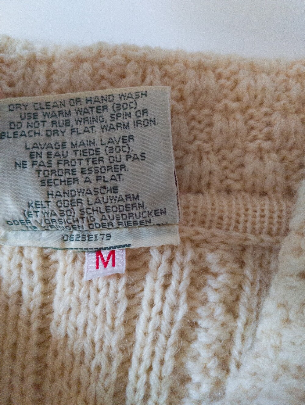 Carraig Donn Vintage Irish Wool Aran Cable Knit Collared Cardigan Sweater Medium - Picture 4 of 8